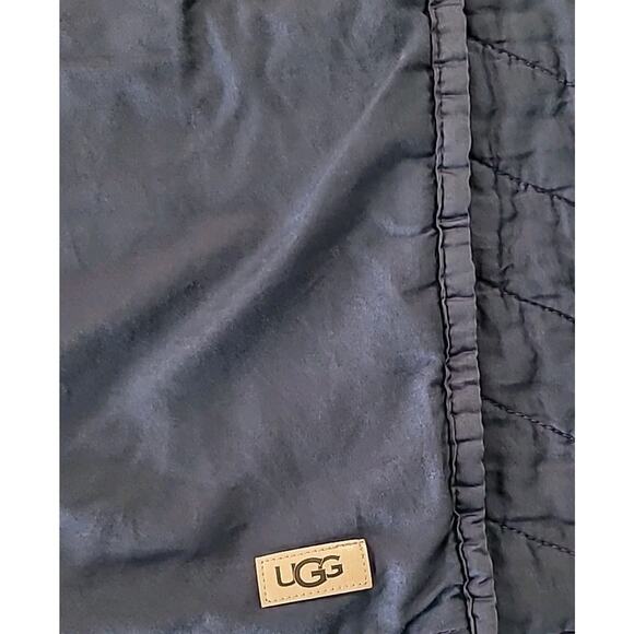 UGG Set of 2 King Pillow Shams Blue Gray Quilted Textured Gauze 35x20 EUC - Picture 4 of 10
